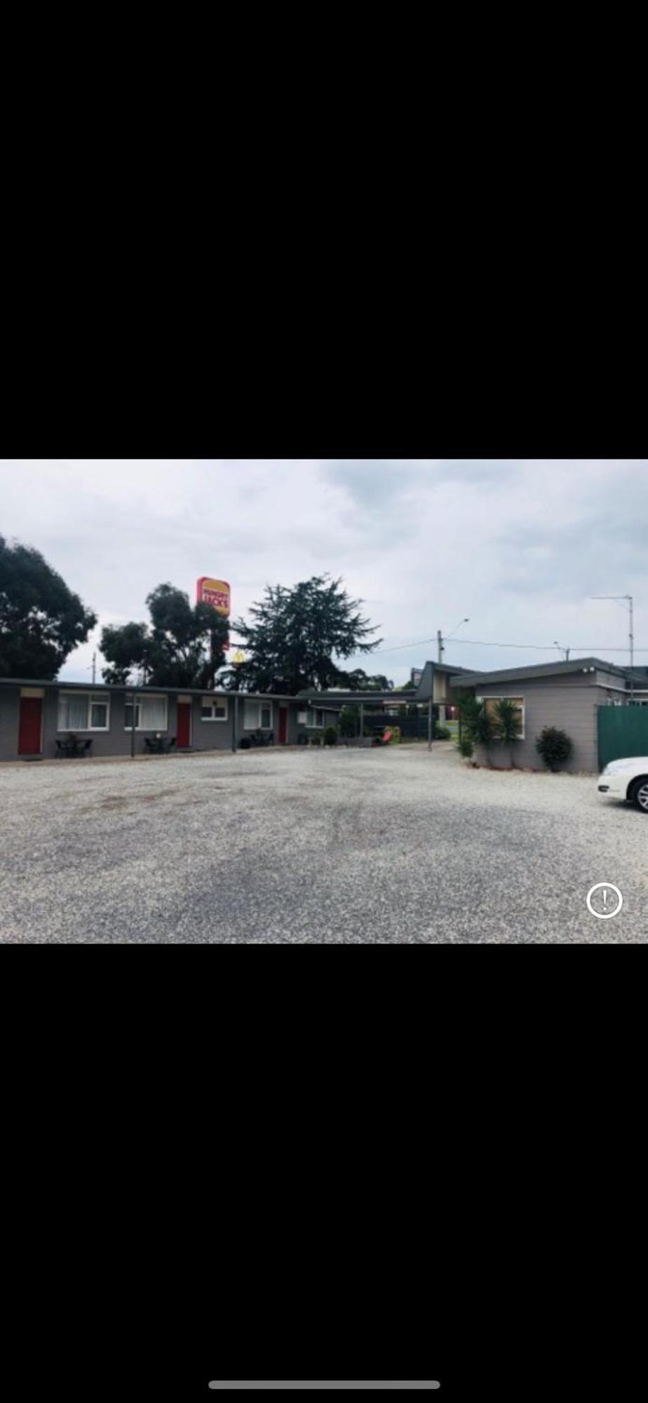 ホーシャム モーテル エクステリア 写真